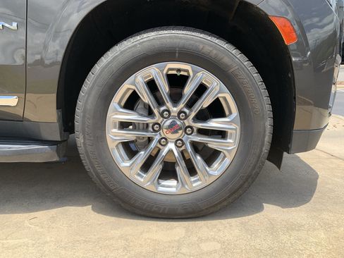 Used 2021 GMC Yukon XL SLT AWD/4WD image 13