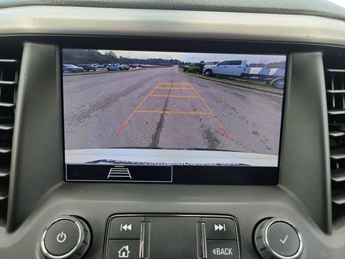 Used 2022 GMC Acadia SLE image 18