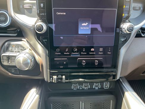 New 2026 RAM 1500 Laramie AWD/4WD image 30