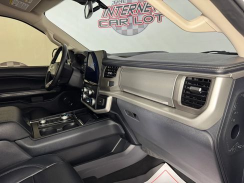 Used 2024 Ford Expedition Max XLT AWD/4WD image 12