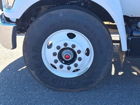 Used 2023 Ford F650 2WD Regular Cab Super Duty image 8