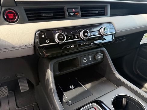 Used 2025 Honda Pilot EX-L image 21