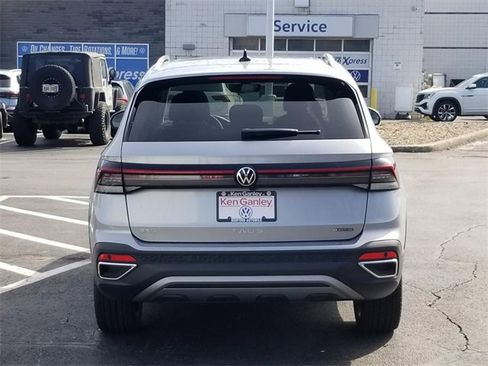 New 2025 Volkswagen Taos SEL image 4