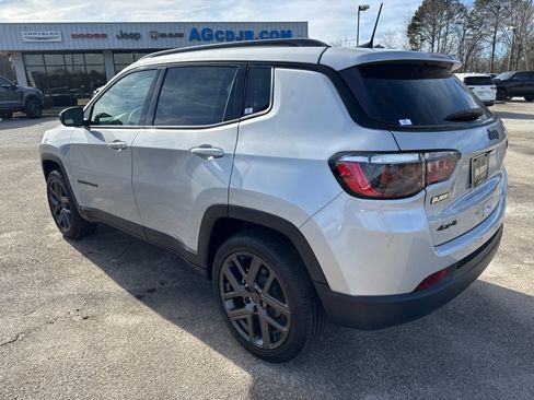 New 2026 Jeep Compass Latitude AWD/4WD image 8