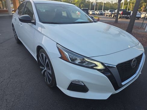 Used 2021 Nissan Altima 2.5 SR w/ SR Premium Package FWD image 8