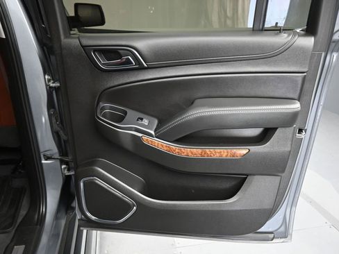 Used 2019 Chevrolet Suburban Premier w/ Premier Plus Edition AWD/4WD image 42
