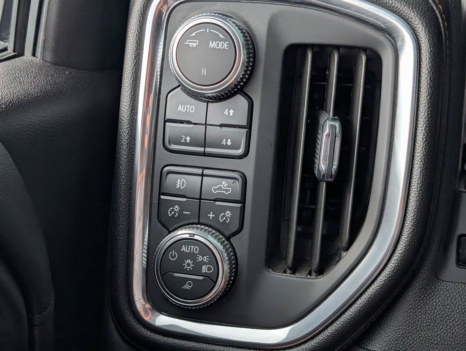 Used 2020 GMC Sierra 1500 AT4 w/ AT4 Premium Package AWD/4WD image 29