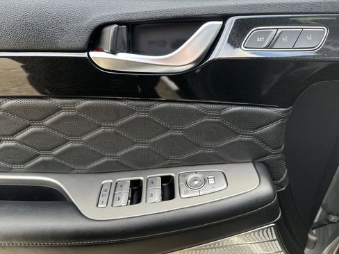 Used 2022 Hyundai Palisade Calligraphy image 15