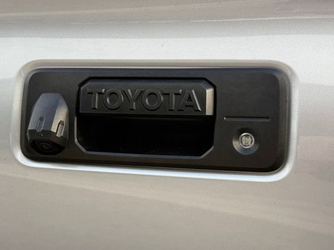 Used 2020 Toyota Tacoma SR5 image 17