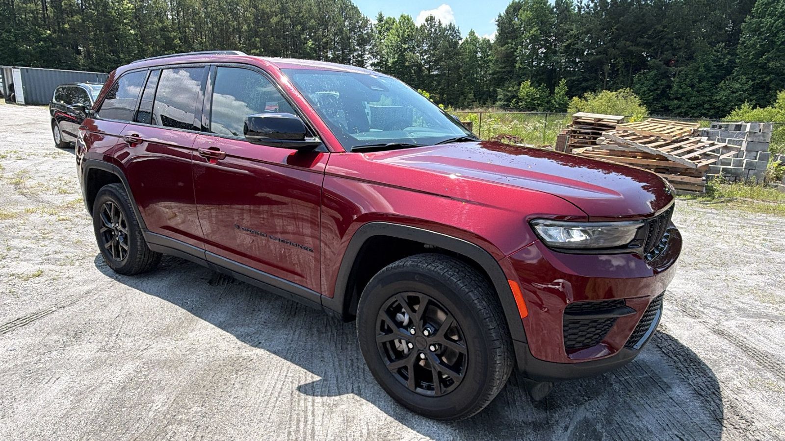 Certified 2025 Jeep Grand Cherokee Altitude AWD/4WD image 5