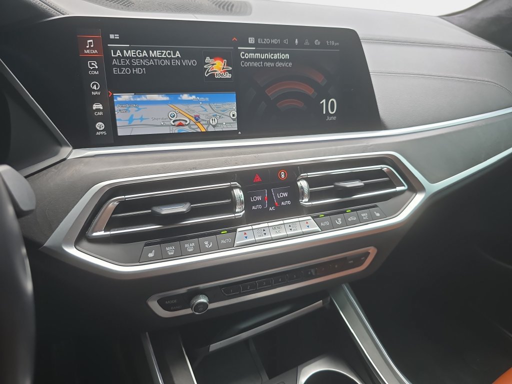 Used 2022 BMW X7 M50i w/ Cold Weather Package AWD/4WD image 17