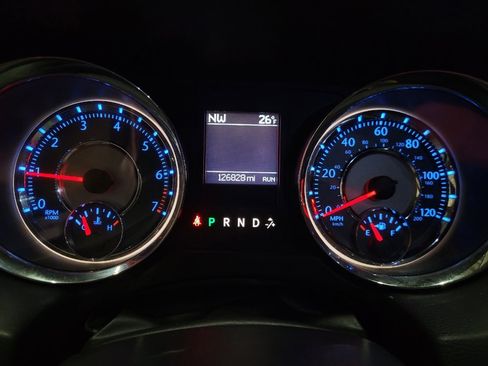 Used 2014 Chrysler Town & Country Touring w/ Driver Convenience Group image 23