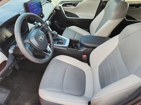 Used 2023 Toyota RAV4 Limited image 9