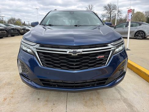 Used 2022 Chevrolet Equinox RS w/ Infotainment Package image 2