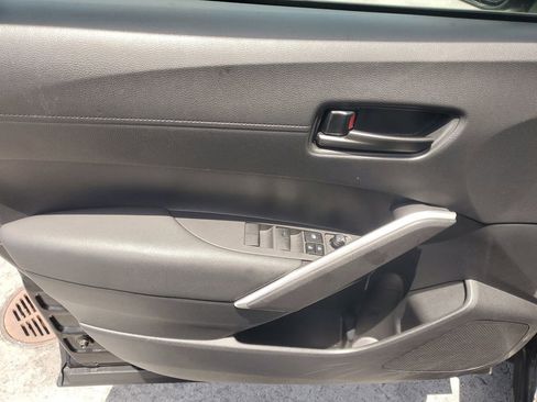 Used 2024 Toyota Corolla Cross LE FWD image 17