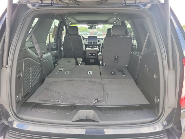 Used 2023 GMC Yukon SLT AWD/4WD image 9