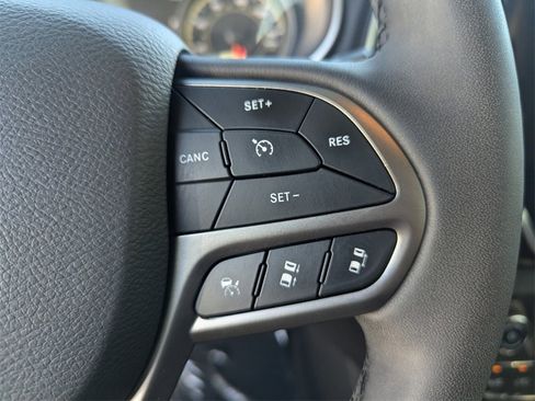 Used 2021 Jeep Cherokee Limited w/ Elite Package image 29