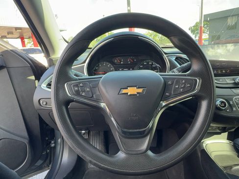 Used 2021 Chevrolet Malibu LT FWD image 10