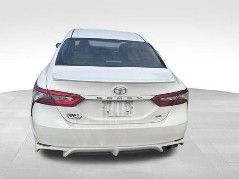 Used 2018 Toyota Camry SE w/ Convenience Package FWD image 7