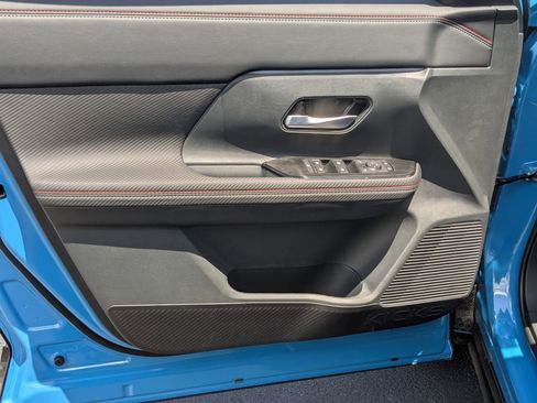 New 2025 Nissan Kicks SR w/ SR Premium Package image 12