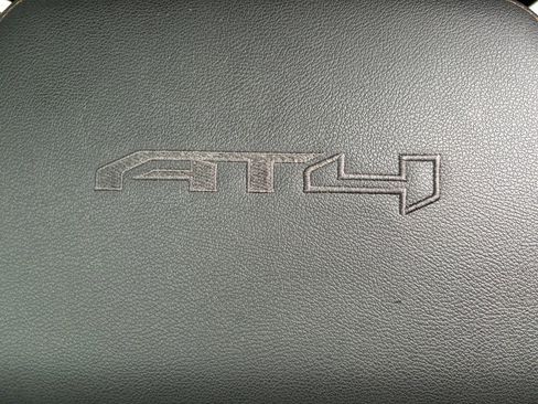 Used 2021 GMC Sierra 1500 AT4 w/ AT4 Preferred Package AWD/4WD image 18