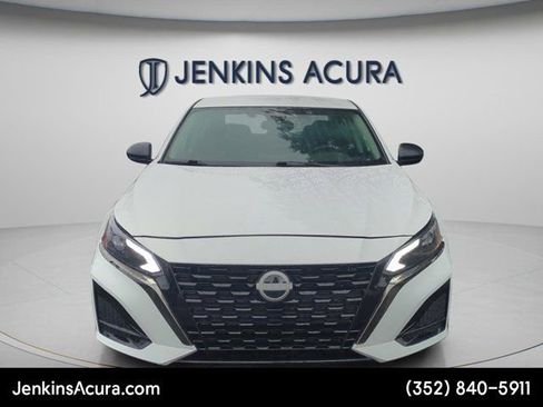 Used 2025 Nissan Altima 2.5 SV image 8