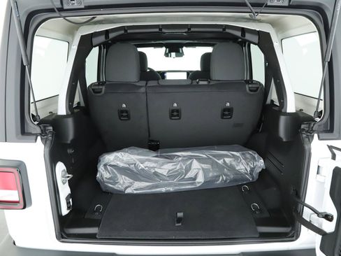 New 2026 Jeep Wrangler Unlimited Sport image 14