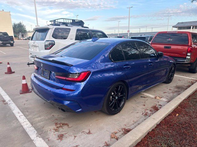 Used 2020 BMW 330i Sedan w/ M Sport Package RWD image 3