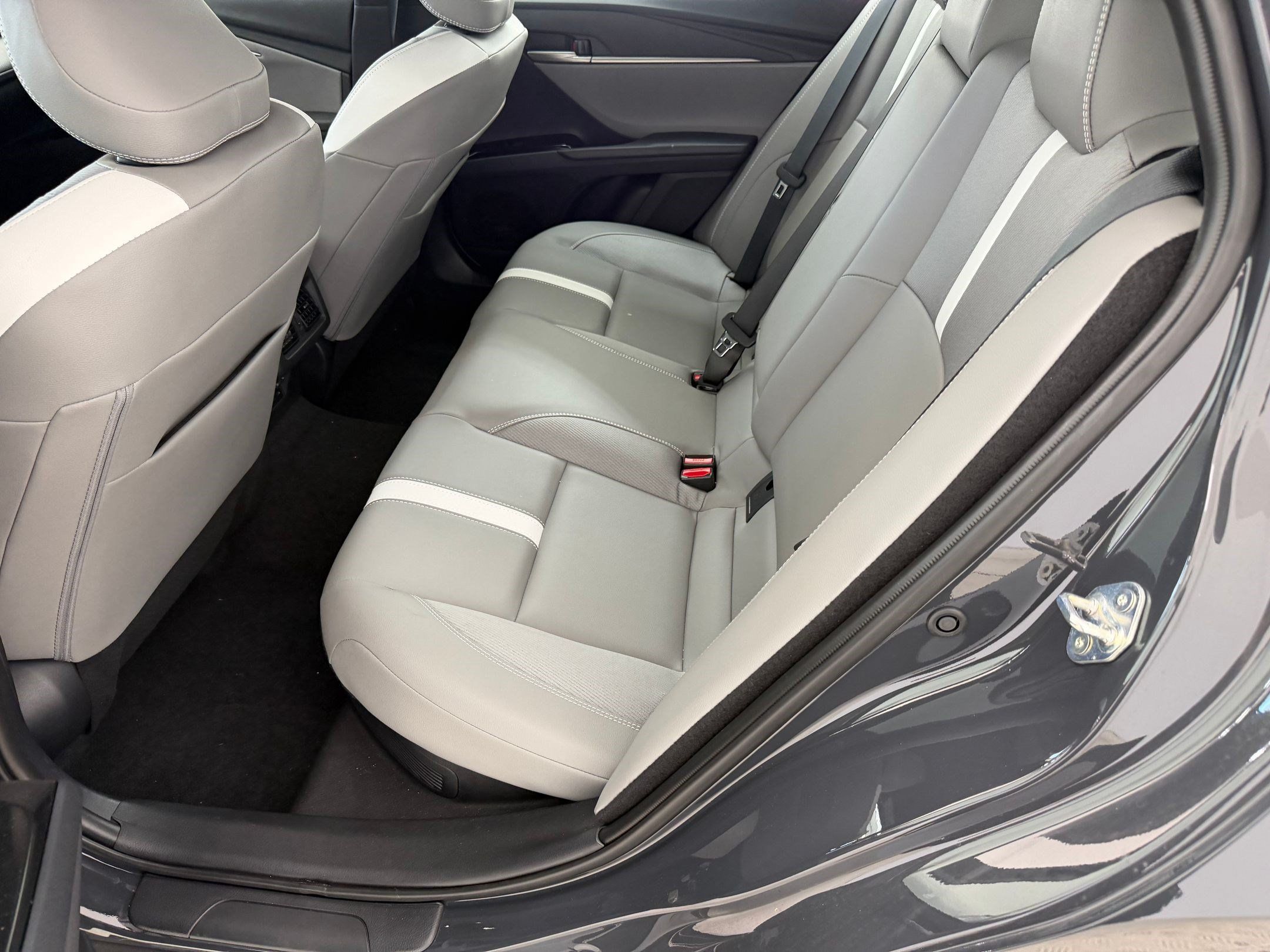 Used 2026 Toyota Camry SE w/ Multimedia Upgrade Package FWD image 22