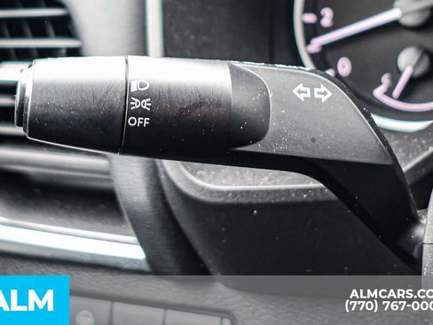 Used 2025 Nissan Rogue SV image 33