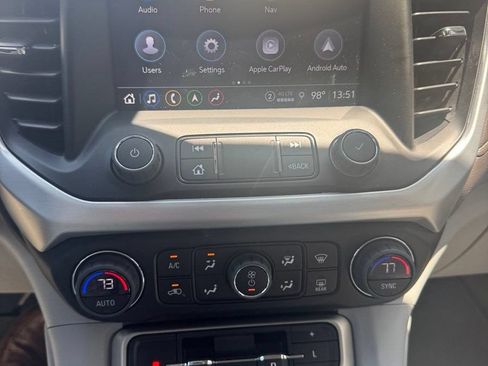 Certified 2023 GMC Acadia SLT w/ Technology Package FWD image 15