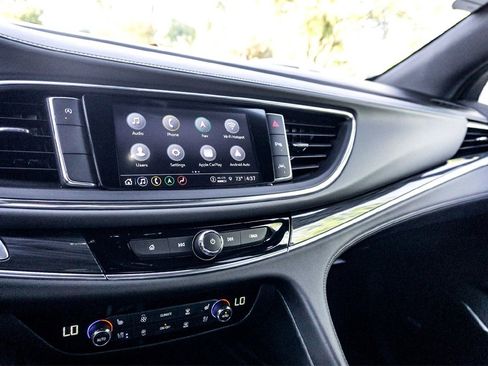 Used 2024 Buick Enclave Premium image 23