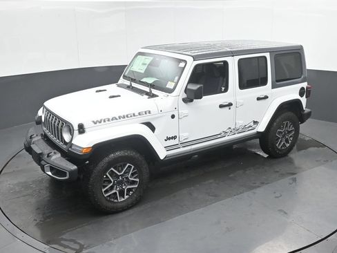 New 2026 Jeep Wrangler Unlimited Sahara w/ Rockslide Package AWD/4WD image 37