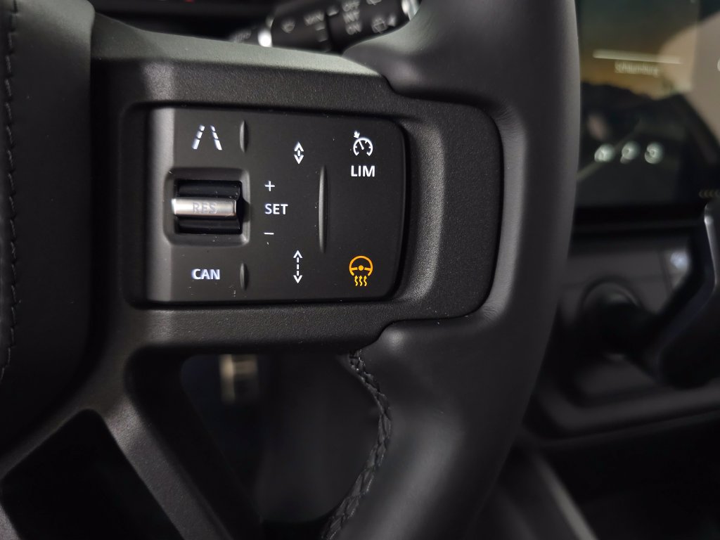 Used 2026 Land Rover Defender 110 X AWD/4WD image 18