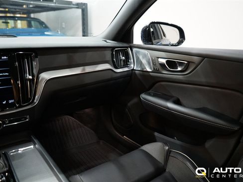 Used 2021 Volvo S60 T5 R-Design image 24