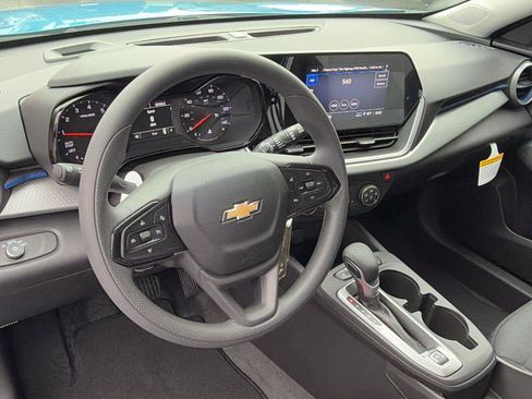 New 2026 Chevrolet Trax LS w/ LS Convenience Package FWD image 3