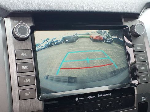 Used 2020 Toyota Tundra SR5 w/ SR5 Convenience Package AWD/4WD image 8