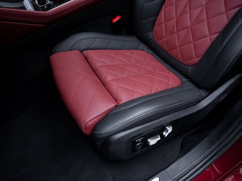 Used 2025 BMW X6 xDrive40i w/ Executive Package image 63