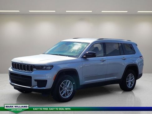 Used 2024 Jeep Grand Cherokee L Laredo image 4