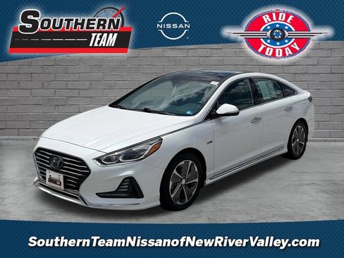 Used 2019 Hyundai Sonata Limited w/ Ultimate Package 02 FWD image 1