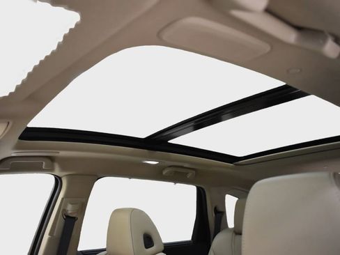 Used 2025 Acura MDX w/ Technology Package image 38