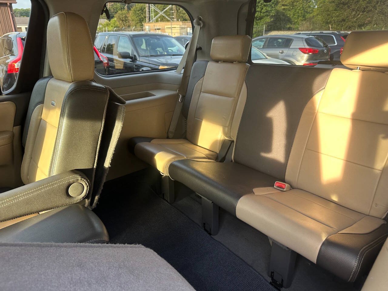 Used 2014 Nissan Armada Platinum w/ Platinum Reserve Package AWD/4WD image 16