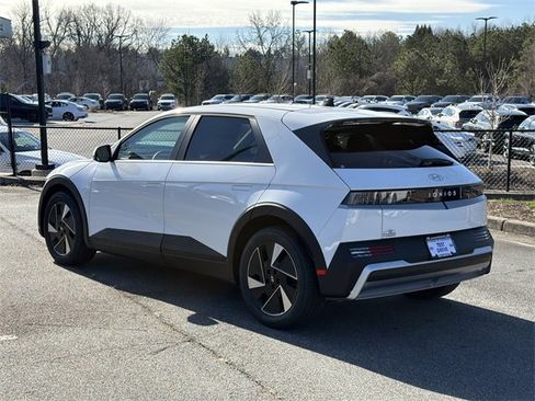 New 2026 Hyundai Ioniq 5 SEL image 5