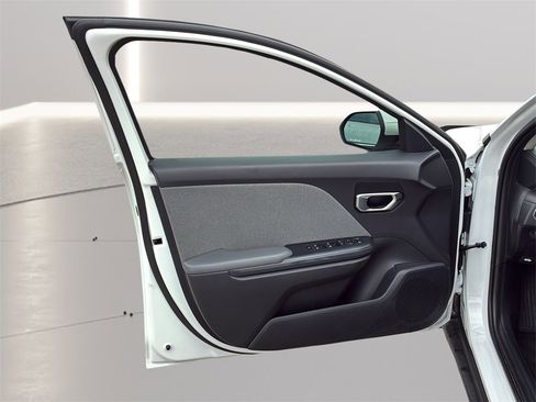 Used 2025 Kia K4 EX image 11