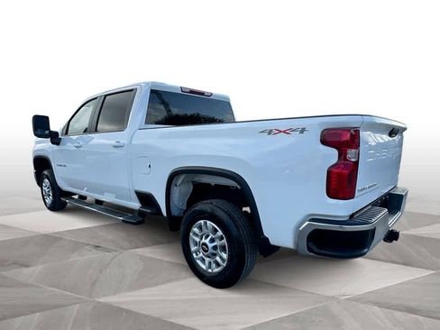 Used 2025 Chevrolet Silverado 2500 LT w/ Convenience Package AWD/4WD image 6