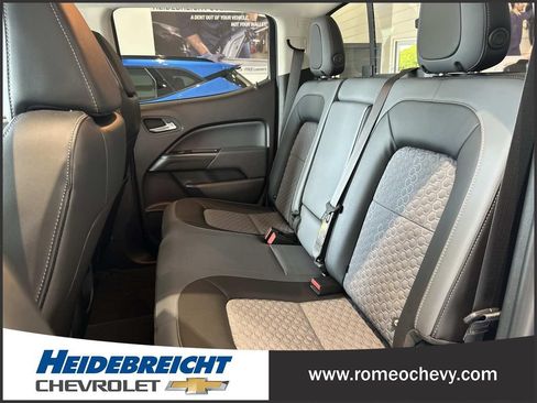 Used 2022 Chevrolet Colorado Z71 AWD/4WD image 12