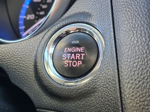 Used 2018 Subaru Outback 2.5i Touring image 38