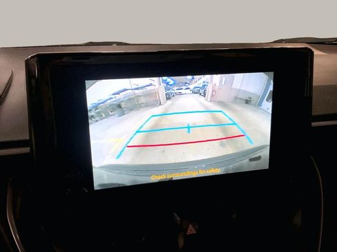 Used 2025 Toyota Corolla SE w/ Convenience Package FWD image 27