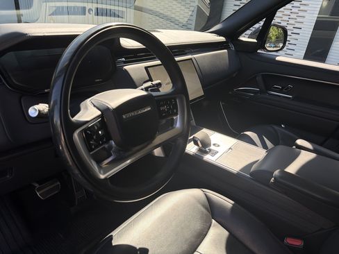 Used 2024 Land Rover Range Rover Long Wheelbase Autobiography AWD/4WD image 14