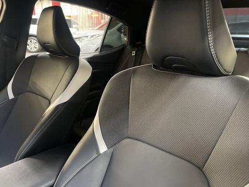 Used 2025 Toyota Camry SE w/ Convenience Package image 9